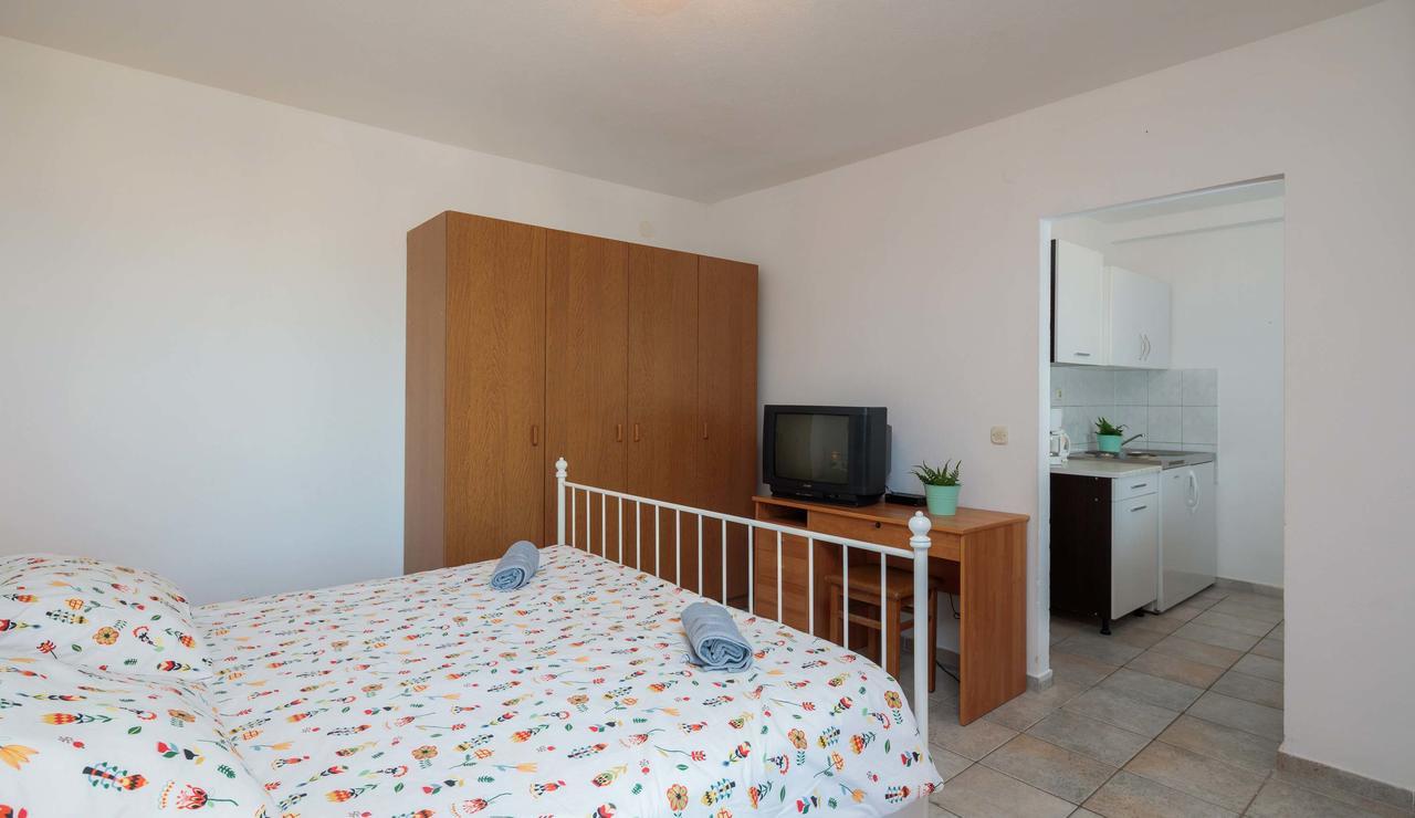 Loncar Apartment Seget Vranjica