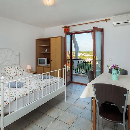 Apartments Loncar Seget Vranjica Exterior photo