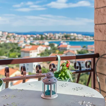 Apartments Loncar Seget Vranjica Exterior photo
